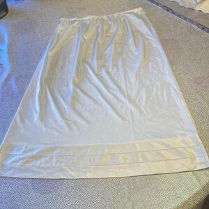 Sliperfection women’s slip skirt size M in good condition